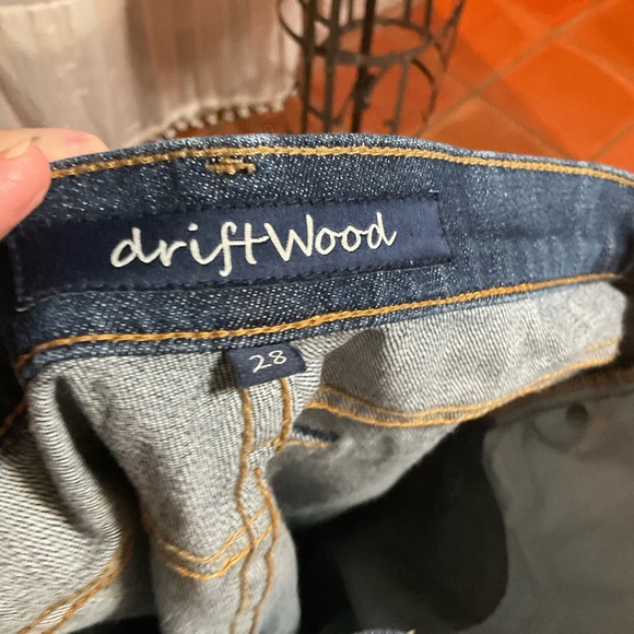 Driftwood Marilyn Lila Rose Embroidered Jeans 28 EUC - Picture 11 of 11